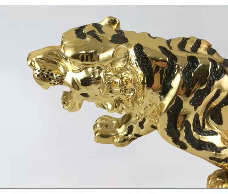 Statue Tigre Doré - Élégance et Puissance pour Votre Décoration Intérieure